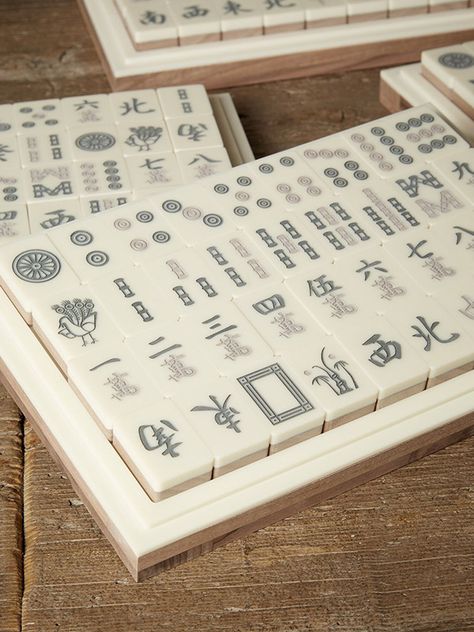 8 of the world’s most luxurious mahjong sets to up your game Diy Mahjong Tiles, Mahjong Aesthetic, Mahjong Room, Mahjong Tile, Mahjong Tiles, Mahjong Set, Leather Trunk, Traditional Ink, Brown Color Palette