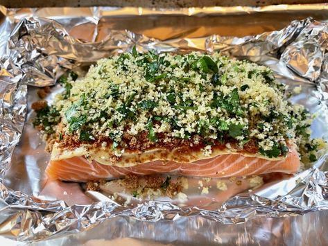 Salmon With Bread Crumbs Oven Baked, Salmon With Dijon Mustard, Salmon Panko, Panko Recipes, Mustard Salmon, Recipes Fish, Crusted Salmon, Baked Salmon Recipes, Sauteed Spinach