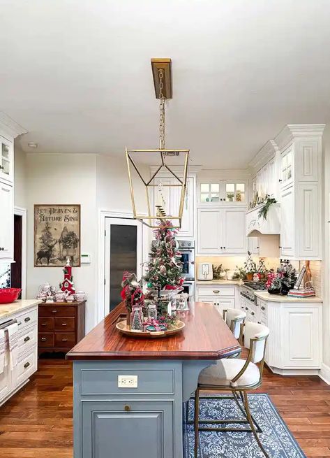 Christmas House Tours 2022, Christmas Tour Of Homes, Christmas Home Tours Inspiration, Home Tours Traditional, Christmas Home Tour 2022, White Tree Decorations, Wall Pantry Ideas, Pole Barn Loft Ideas, Christmas Home Tours