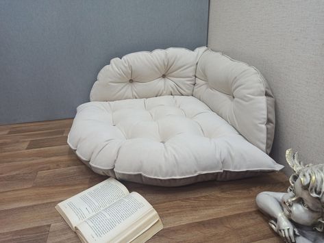 Floor Seating Reading Corner, Reading Corner Mattress, Reading Corner Floor Cushions, Floor Reading Nook Cozy Corner, Cozy Book Nook, Small Reading Nook Cozy Corner, Floor Pillow Chsir, Bedroom Inspiration Cozy, Large Floor Cushions