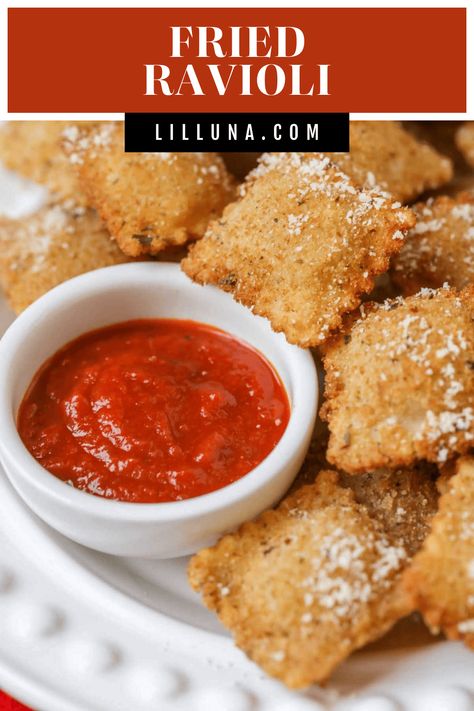 Ready to enjoy in only 15 minutes, this crispy and cheesy Fried Ravioli is a fan-favorite appetizer! We love to serve it with warm marinara. #friedravioli #toastedravioli #ravioli #appetizer Chicken Bites Healthy, Sliders Buffalo Chicken, Make Ahead Meatballs, Ravioli Appetizer, Fried Ravioli Recipe, Artichoke Cups, Fried Ravioli, Asian Steak Bites, Last Minute Appetizer