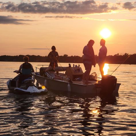 Sunset on a boat in the middle of summer with friends and a jetski woth fishing rods Fishing With Friends, Sunset With Friends, Summer With Friends, Boat Sunset, Summer Boats, Jetski, On A Boat, Summer Friends, Fishing Rods