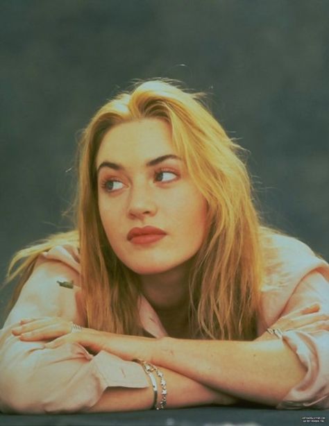 Kate Winslet                                                                                                                                                                                 More Kate Winslate, Leo And Kate, Oh My Goddess, Titanic Movie, Actrices Hollywood, Kate Winslet, Grunge Hair, Leonardo Dicaprio, Woman Crush