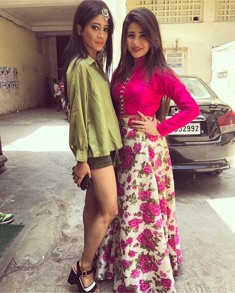 @shivangijoshi18 😘 #naira#ruhi Naira Dresses In Yrkkh, Naira Dresses, Aditi Bhatia, Teen Celebrities, Arab Fashion, Stunning Outfits, Designer Dresses Indian, Indian Designer Wear, Unique Dresses