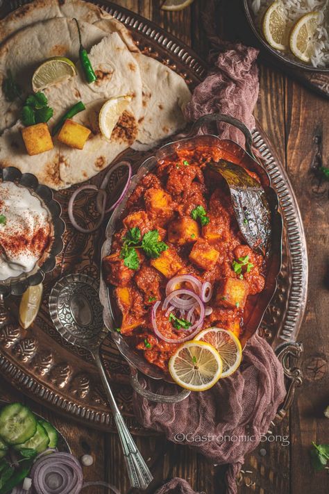 Kashmiri Paneer (Cottage Cheese) in Tomato - Fennel Curry Kashmiri Cuisine, Kashmiri Curry, Kashmiri Vegetarian Recipes, Dam Aloo Kashmiri, Kashmiri Recipes, Kashmiri Dum Aloo, Achari Paneer, Saag Paneer, Paneer Dishes