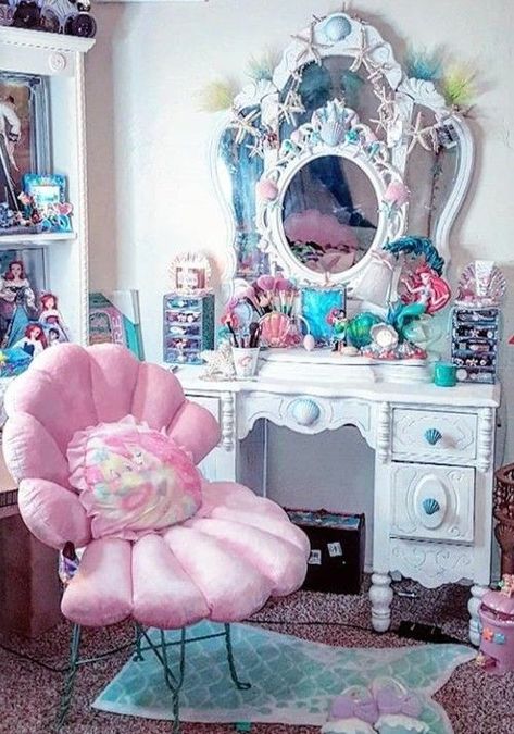 Mermaid Makeup Vanity Mermaid Vanity Ideas, Diy Mermaid Room Decor, Mermaidcore Bedroom, Mermaid Bedroom Aesthetic, Mermaid Aesthetic Room, Mermaidcore Room, Mermaid Room Aesthetic, Mermaid Desk, Mermaid Vanity