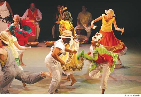 Konpayi, Michelle Martin's Haitian folkloric group. Photo by Annie Martin. Dance Traditional, Colombian Culture, Carnaval Costume, How To Dance, African Dance, Dance Event, Dance Life, Pop Singers, Haiti