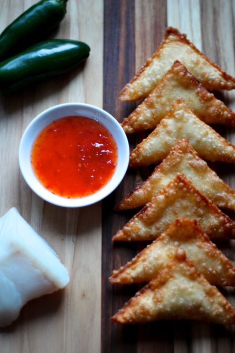 Spicy Halibut & Cream Cheese Wontons Halibut Appetizers, Alaska Party, Progressive Dinner Party, Wonton Appetizers, Cheese Wontons, Cream Cheese Wontons, Seafood Recipe, Vegan Apple, Crab Rangoon