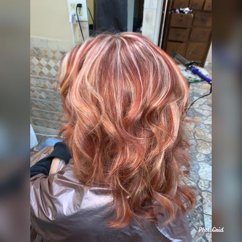 Blonde And Orange Hair, Cosmo Hair, Dark Ginger Hair, Chunky Blonde Highlights, Feminine Urge, Girl Hair Colors, Chunky Highlights, Dirty Blonde Hair, Hair Idea