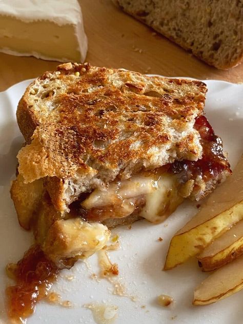 Grilled Brie Pear and Bacon Sandwich with Fig Preserves ⋆ SomeTyme Place Chutney Sandwich, Brie Sandwich, Bacon Grill, Sourdough Sandwich, Bacon Sandwich, Toast Sandwich, Cooking Bacon, Grilled Sandwich, Fig Jam