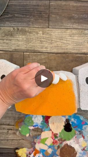 14K views · 403 reactions | Halloween Decor | We’ve done it again with a landscape paver from Lowe’s! See how we crafted it into the cutest Halloween decor. 🤗🧡👻🎃 #fallflavors  #pumpkinseason... | By Gnome & Backyard | Hi, everybody. It's Lee from Gnome and Backyard and yes, we've taken another Lowe's Landscaping Paver and we are giving it a makeover for Halloween. So, the first thing we did is we spray painted it white. We did the top and the front. Now, you can do the entire thing to have a front and a back. Next, we're going to take some black acrylic paint and we are going to start painting some oh so sweet ghost faces on the two end pieces and you can see I really like this landscape paver because there are deaf it individual sections there. It's showing it that there's like three Painted Pavers, Landscape Pavers, Start Painting, Black Acrylic Paint, Pumpkin Seasoning, Ghost Faces, Black Acrylic, Painted Pumpkins, Cute Halloween