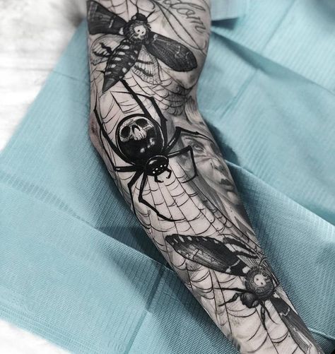 Sleeve Tattoos Ideas, Red Tattoo Ideas, Instagram Tattoos, Tattoo Sleeve Filler, Red Ink Tattoo, Web Tattoo, Red Tattoo, Wicked Tattoos, Cool Forearm Tattoos