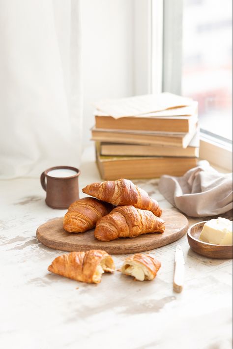 Croissant Photography Ideas, Muffin Photography Food Styling, Croissant Photography Food Styling, Croissants Photography, Croissant Photography, Bread Jam, Foodie Pics, Coffee Restaurants, Food Tech