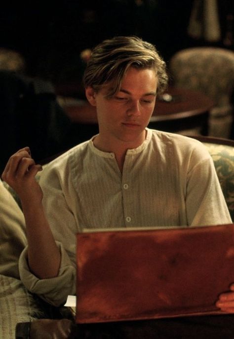 Jack Dawson from Titanic played by Leonardo DiCaprio Jack Dawson Drawing Scene, Titanic Jack Drawing Rose Scene, Leonardo Dicaprio Jack Dawson, Jack E Rose, Leonardo Dicaprio 90s Titanic, Jack Dawson Drawing, Jack Drawing Rose, Leonardo Dicaprio Titanic Jack Dawson, Young Leonardo Dicaprio Titanic