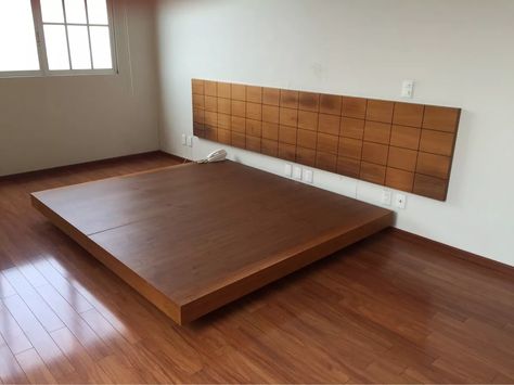 cabecera y base de cama de nogal king size Minimalist Bedroom Furniture, Letto King Size, Platform Bed Designs, Modern Minimalist Bedroom, Minimalist Bed, Bed Frame Design, Modern Bedroom Interior, Diy Bed Frame, Bedroom Bed Design