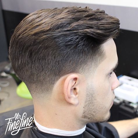 . Business Mens Haircut, Taper Haircut Men, Faded Haircut, Letter Pad, Mens Hairstyles With Beard, Gents Hair Style, Men Haircut Curly Hair, Classic Haircut, Taper Fade Haircut