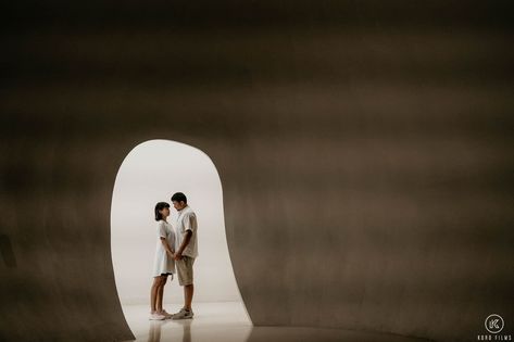 Couple Shot of Mind & Top at Museum of Contemporary Art (MOCA BANGKOK) -Thailand Moca Museum Thailand, Moca Bangkok, Pre Wedding Shoot Poses, Wedding Shoot Poses, Moca Museum, Museum Photos, Pre Wedding Photoshoot Outfit, Pre Wedding Videos, Shoot Poses