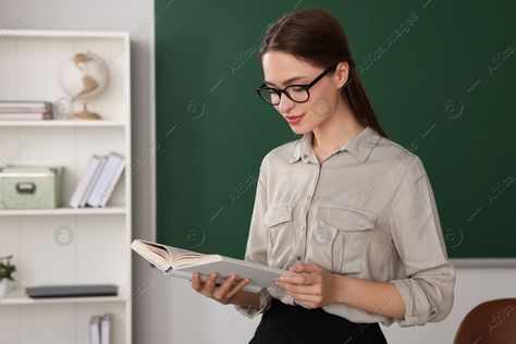 Teacher Pose Reference, Corporate Poses, Gesture Reference, Arm Anatomy, Photography Reference, Drawing Body Poses, Female Teacher, Art And Literature, Reading Teacher