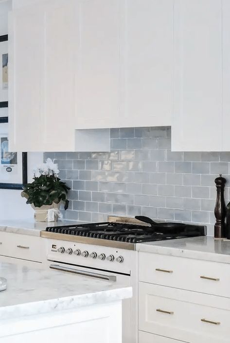 White Kitchen With Grey Backsplash, White Kitchen Blue Backsplash, Light Blue Backsplash, Blue Tile Backsplash Kitchen, Blue Backsplash Kitchen, Blue Kitchen Tiles, White Kitchen Countertops, Light Blue Kitchens, Off White Kitchens