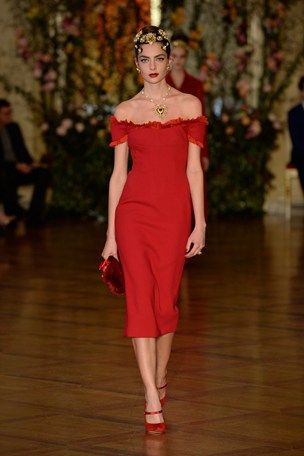 Spring/Summer 2015 Couture Dolce Gabbana Alta Moda, Couture 2015, Dolce E Gabbana, 2015 Fashion, Wearing Red, Red Fashion, Beautiful Fashion, Couture Fashion, Passion For Fashion