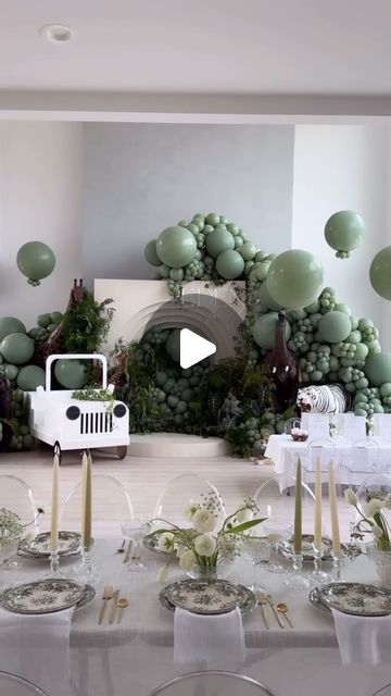 Annie Harutoonian on Instagram: "Loving this monochromatic safari themed party 🌿🤍 by @magicballoonspdx #theeventcollectivex" Safari Themed Party, Balloons Backdrop, Jungle Balloons, Balloon Artist, Safari Theme Party, Balloon Backdrop, Welcome To The Jungle, Party People, Table Centers