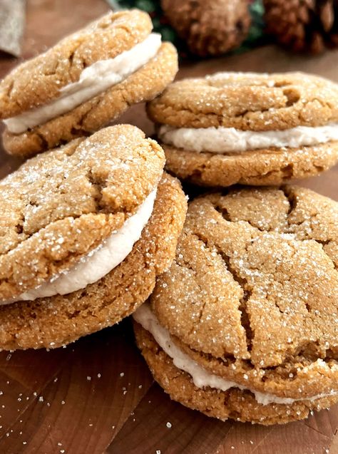 Molasses Cream Sandwich Cookies Sandwich Cookie Filling Recipe, Marshmallow Sandwich Cookies, Molasses Sandwich Cookies, Cream Sandwich Cookies, Cinnamon Muffins, Cream Cheese Cookies, Molasses Cookies, Pumpkin Recipes Dessert, Recipes Christmas