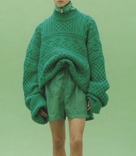 Style Vert, Knitwear Inspiration, Big Knits, Knitwear Fashion, Mode Inspo, Closet Fashion, Fashion Line, Knit Fashion, Green Fashion