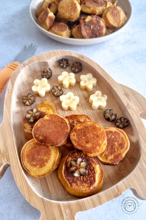 Pumpkin Banana Pancake Bites Baby Pumpkin Pancakes, Pumpkin Pancakes For Baby, Banana Pancake Bites, Pancakes For Baby, Pumpkin Puree Recipes, Banana Uses, Pumpkin Oats, Banana Pancake, Pancake Bites