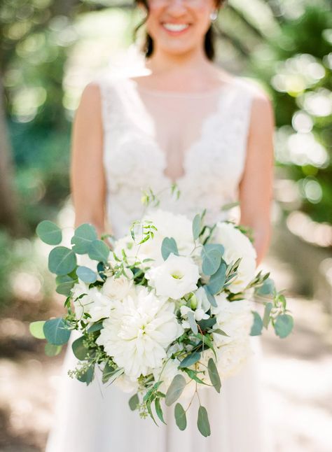 Bouquet Shapes, Lisianthus Bouquet, Dahlia Bridal Bouquet, Dahlia Wedding Bouquets, Dahlias Wedding, Samantha Wedding, Dahlia Bouquet, Malibu Wedding, White Wedding Bouquets