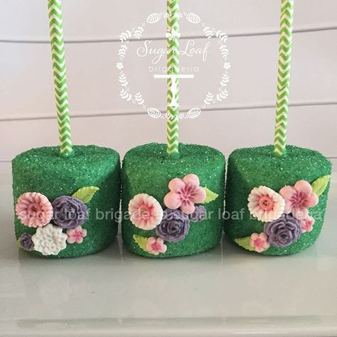 Candy Marshmallows, Enchanted Forest Cake, Enchanted Forest Decorations, Dipped Marshmallows, Covered Marshmallows, Chocolate Dipped Marshmallows, Marshmallow Dip, Forest Birthday, Chocolate Covered Marshmallows