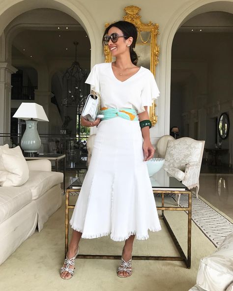 White Outfits For Women, Elegant Summer Outfits, Chic Dressing, Total White, Ways To Wear A Scarf, Spring Capsule Wardrobe, Instagram Look, Spring Street Style, Swim Fashion