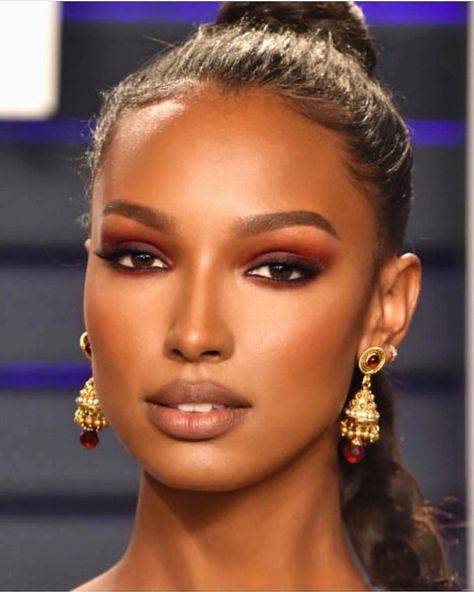 Jasmine Tookes on Instagram: “Sick in bed still dreaming of this glam♥️🤒” Trucco Glam, Jasmin Tookes, Feb 26, Jasmine Tookes, Makeup Eyes, Taylor Hill, Dark Skin Makeup, Makeup Goals, Flawless Makeup