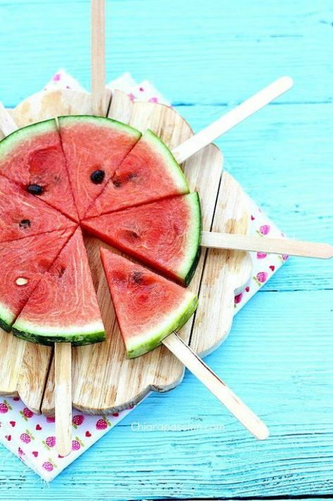 Picnic Hack, Watermelon Hacks, Watermelon Sticks, Watermelon Pops, Sommer Mad, Deco Fruit, Watermelon Party, Summer Snacks, Picnic Food