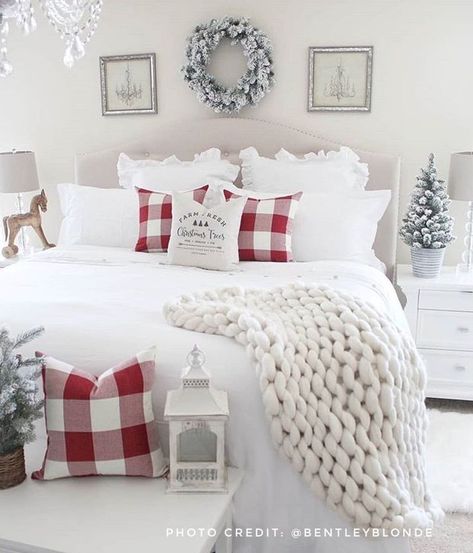 It is actually quite simple. First of all  consider using mirrors so that you can reflect the light inside the room. Farm Christmas Tree, Texture Pillow, Holiday Bedroom, Winter Bedroom, Farm Christmas, Holiday Room, Christmas Tree Pillow, Christmas Bedding, Rustic Texture