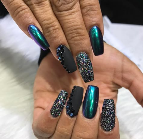 Dark Teal And Gold Nails, Black And Teal Nail Designs, Teal And Black Nails, Black And Teal Nails, Teal And Gold Nails, Gold Nails Acrylic, Gold Nail Ideas, Teal Acrylic Nails, Teal Nail Designs