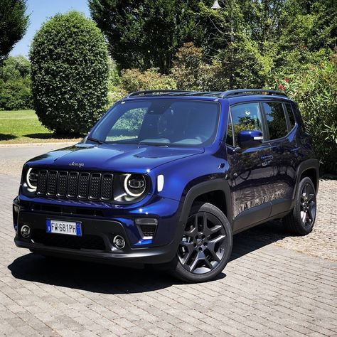 Autogefühl on Instagram: “Today we took a look at the smallest and cheapest Jeep: The Jeep Renegade 😊 Do you like the blue color in combination with the dark rims?…” Dark Blue Car Aesthetic, Jeep Renegade Aesthetic, Jeep Renegade Black, Small Jeep, Chevrolet Suv, Dr Car, Lifted Jeep Wrangler, Blue Cars, Blue Jeep