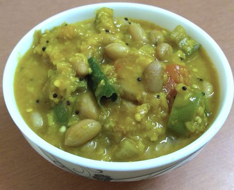 Kathirikai (Brinjal) Kadalai Kootu – Kamala's Corner Kootu Recipe, Indian Vegetable Recipes, Indian Vegetarian Dishes, Dal Recipe, Dinner Meal Prep, Veg Dishes, Indian Cooking Recipes, Tasty Vegetarian Recipes, South Indian Food