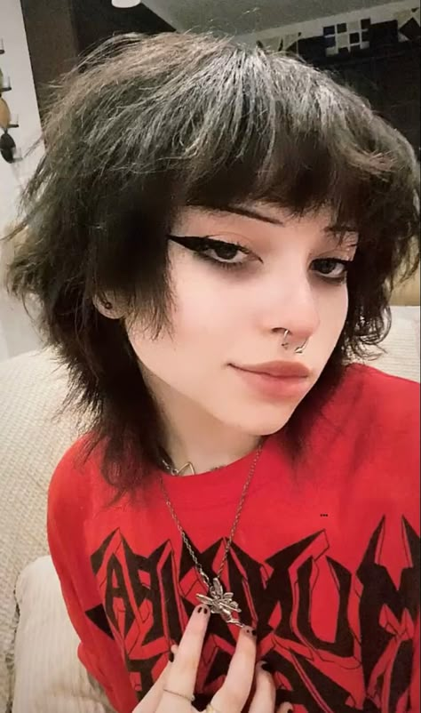 Short Scene Hairstyles, Short Gothic Hairstyles, Gothic Haircut Short, Brown Alt Hair, Goth Haircut Short, Short Punk Hair Women, Goth Hair Short, Scene Short Hair, Gothic Hairstyles Short