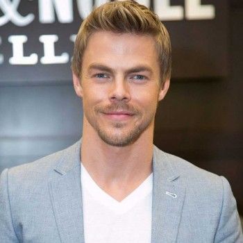 Derek Hough Net Worth,wiki,bio,dancing,tour,sisters,girlfriend,movies,tv shows,family Meryl Davis, Mark Ballas, Shannon Elizabeth, Jennifer Grey, Bindi Irwin, Jennie Garth, Lip Sync Battle, Ballroom Dancer, Jesus Christ Superstar