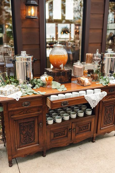 21 Gorgeous Coffee Bar Station Ideas (that will inspire) - Aesther Living Reception Coffee Bar, Chic Coffee Bar, Coffee Bar Station Ideas, Bar Station Ideas, Coffee Bar Party, Wooden Buffet, Coffee Bar Wedding, Wedding Drink Station, Cider Bar