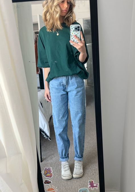 Style Inspiration School Outfits, Casual Spring Outfits For School, Outfits With Basic Clothes, Cute Aesthetic Outfits For School, Basic Cute Outfits, Basics Outfit Ideas, Basic Outfits Spring, Casual Basic Outfits, Modest Jeans Outfit