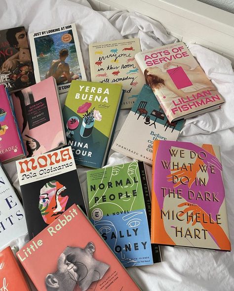 pile of colorful books on bed. reading. books. novels. colorful. aesthetic. smart. academic. summer. simple. minimalist. Books On Bed, My Mom Died, Book Pile, Words Photography, Colorful Books, Books Photography, Literature Poetry, Beautiful Bookshelf, Books Novels