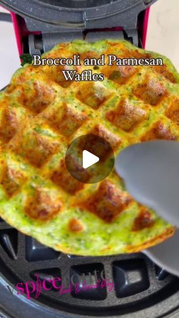 Broccoli Cheese Waffles, Broccoli Waffles, Dash Mini Waffle Maker Recipes Healthy, Things To Make In Dash Mini Waffle Maker, Dash Mini Waffle Maker Recipes, Veggie Snacks For Kids, Broccoli Cheese Waffles Toddler, Mini Waffle Maker Recipes, Mini Waffle Maker