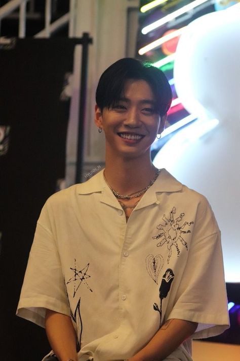 Bang Yongguk, Kpop Idol, Bangs, Cheesecake, Rice, Coffee, Music, How To Wear, Quick Saves