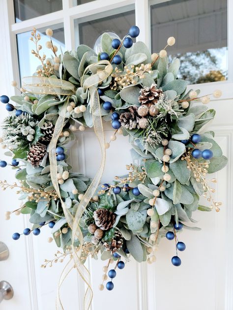 Blue Winter Wreaths For Front Door, Blue Christmas Wreath Ideas, Christmas Wreaths For Front Door Elegant, Winter Door Wreath, Winter Glam, Scandinavian Christmas Decorations, Lamb's Ear, Winter Wreaths, Winter Door