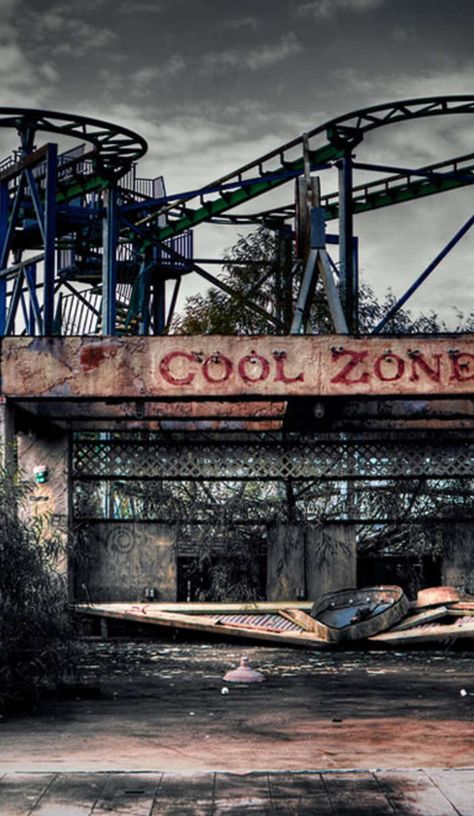 Abandon Amusement Parks, Haunted Amusement Park Aesthetic, Old Amusement Park Aesthetic, Horror Amusement Park, Old Amusement Park, Abandoned Theme Park Aesthetic, Abandoned Amusement Park Aesthetic, Abandoned Funfair, Abandoned Fairground