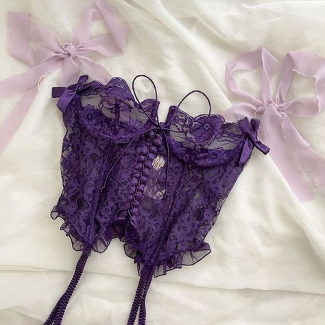 Soft Purple Aesthetic Vintage, Purple Aesthetic Vintage, Soft Purple Aesthetic, Corset Outfit, Purple Soft, Corset Fashion, Vintage Corset, Corsets And Bustiers, Lace Bustier