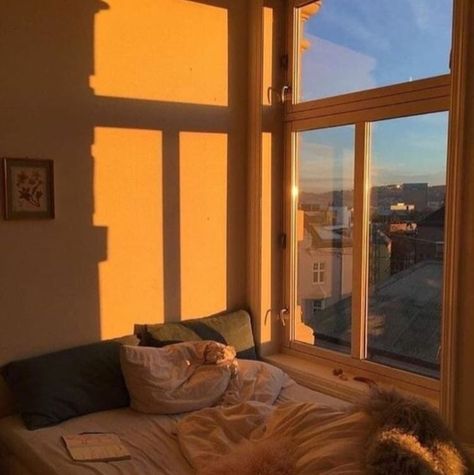 Peach Aesthetic, Orange Aesthetic, Aesthetic Rooms, Window View, Yellow Aesthetic, Sunset Sunrise, Night Aesthetic, Wassily Kandinsky, Aesthetic Bedroom