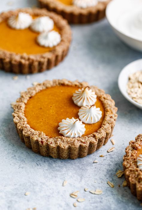 Mini Pumpkin Tarts infused with CBD - Yoga of Cooking Oats Smoothie Recipes, Pumpkin Tart, Mini Pumpkin Pie, Pumpkin Tarts, Pumpkin Spice Donut, Mini Pumpkin Pies, Yummy Fall Recipes, Breakfast Smoothie Recipes, Oats Breakfast