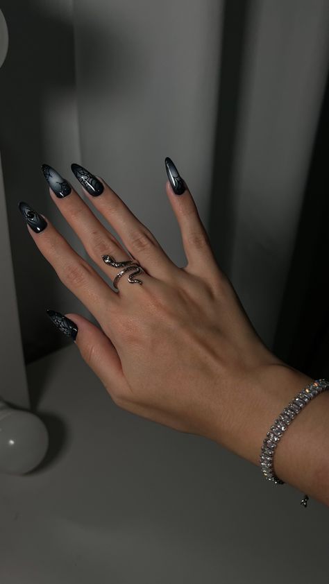 Halloween nails with spider, spiderweb, glitter, black, halo effect Nails With Spider, Halo Effect, Black Halo, Spider Web, Nail Tech, Halloween Nails, Halo, Glitter, Instagram Photos